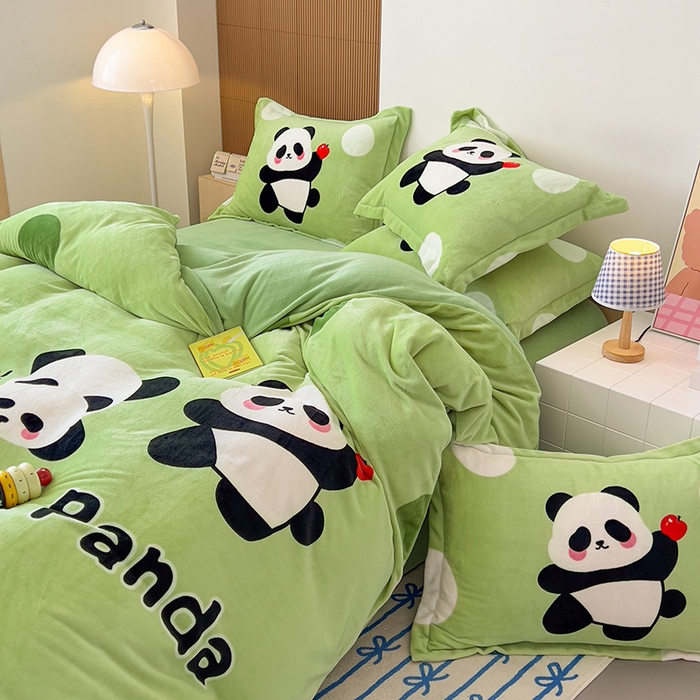 91家纺网 家纺一手货源 找家纺 慕晨 2025新款卡通可爱大版印花牛奶绒加厚保暖小清新四件套直播 熊猫乐园