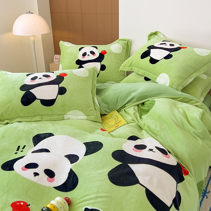 91家纺网 家纺一手货源 找家纺 慕晨 2025新款卡通可爱大版印花牛奶绒加厚保暖小清新四件套直播 熊猫乐园