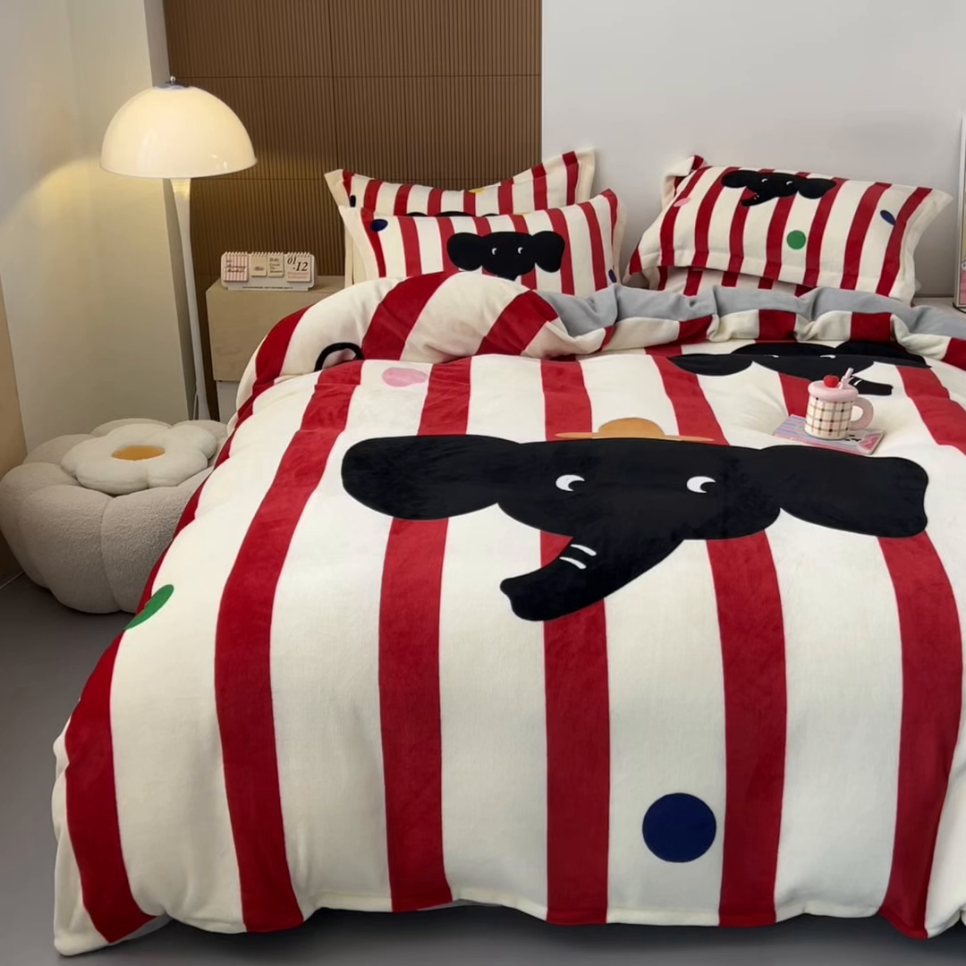 91家纺网 家纺一手货源 找家纺 慕晨 2025新款卡通可爱大版印花牛奶绒加厚保暖小清新四件套直播 波点象