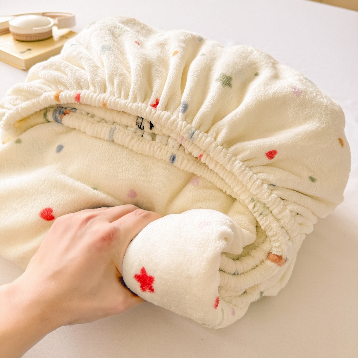 91家纺网 家纺一手货源 找家纺 名兮家居 2025新款高克重印花牛奶绒单床笠床笠单件 星星狗