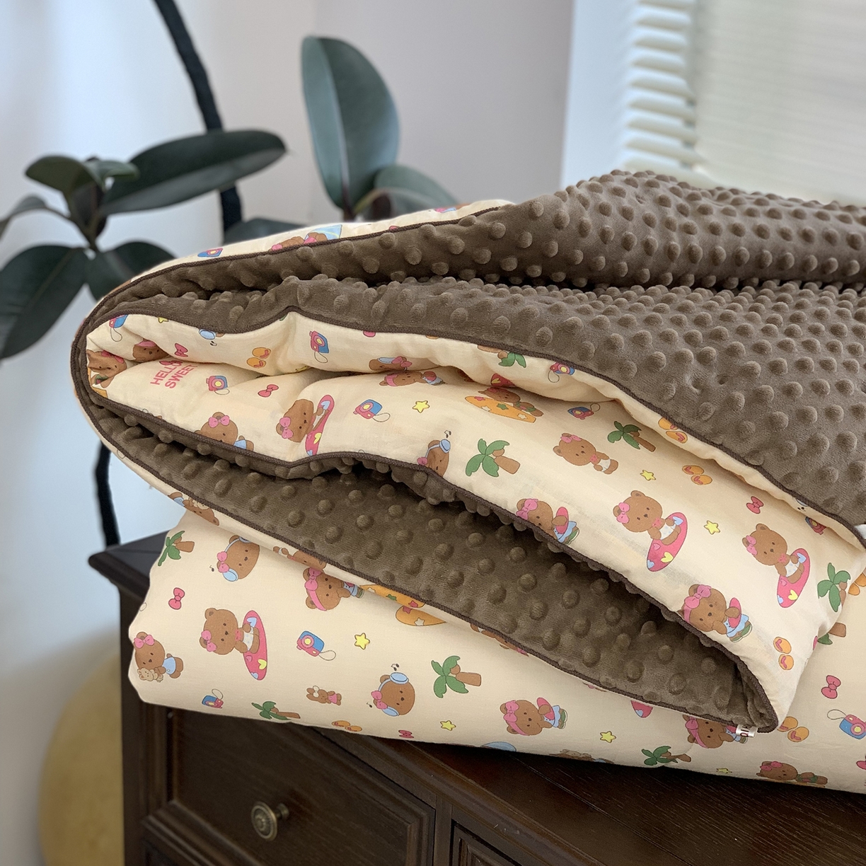 91家纺网 家纺一手货源 找家纺 源启生活 2025新款全棉双层纱豆豆被被子被芯 coco熊