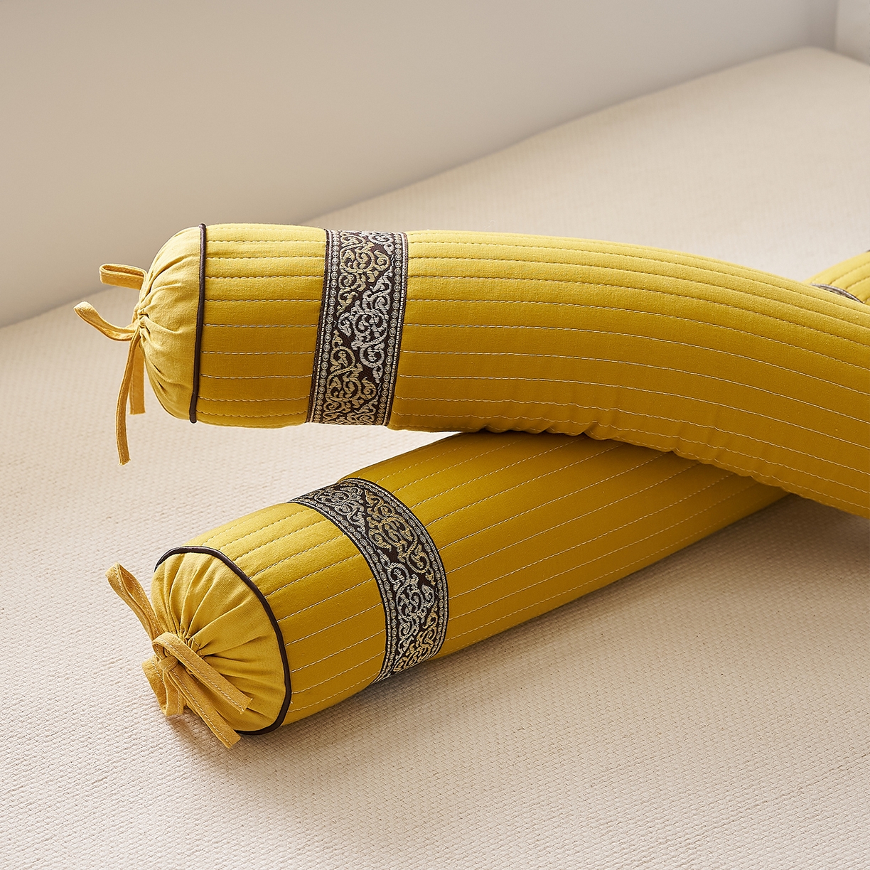 91家纺网 家纺一手货源 找家纺 乐可 2025新款砂洗圆柱枕 砂洗圆柱枕;黄