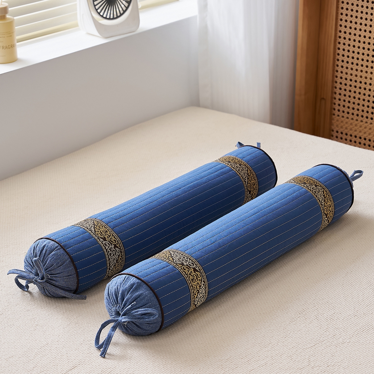 91家纺网 家纺一手货源 找家纺 乐可 2025新款砂洗圆柱枕 砂洗圆柱枕;蓝