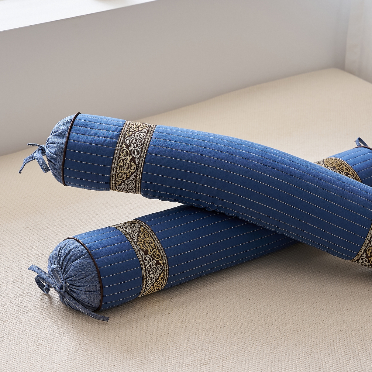 91家纺网 家纺一手货源 找家纺 乐可 2025新款砂洗圆柱枕 砂洗圆柱枕;蓝