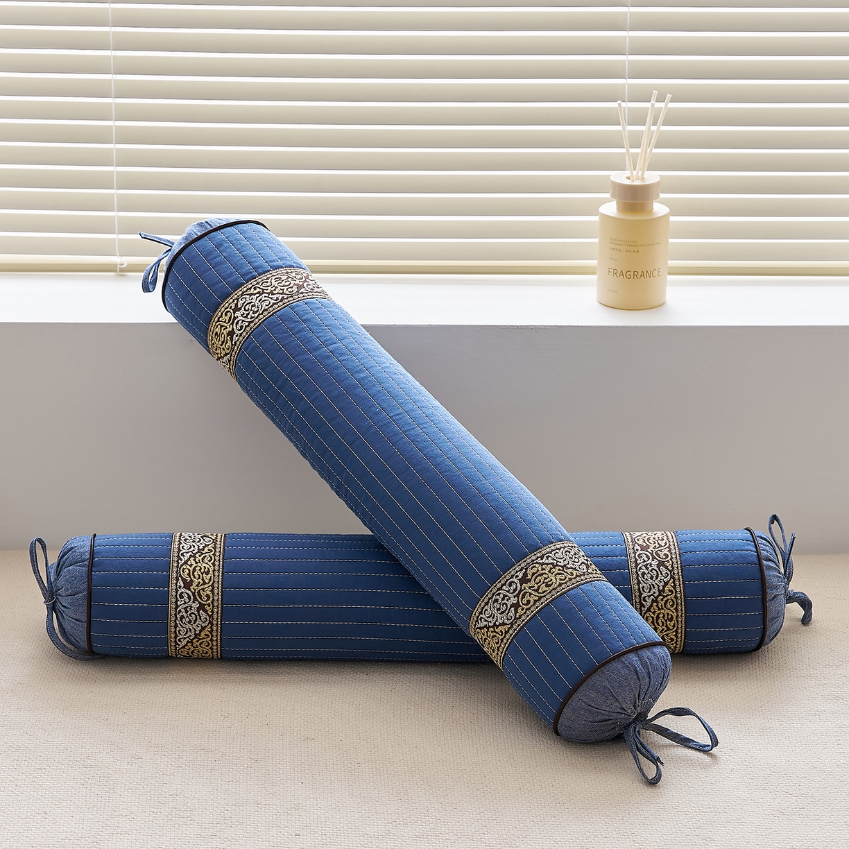 91家纺网 家纺一手货源 找家纺 乐可 2025新款砂洗圆柱枕 砂洗圆柱枕;蓝