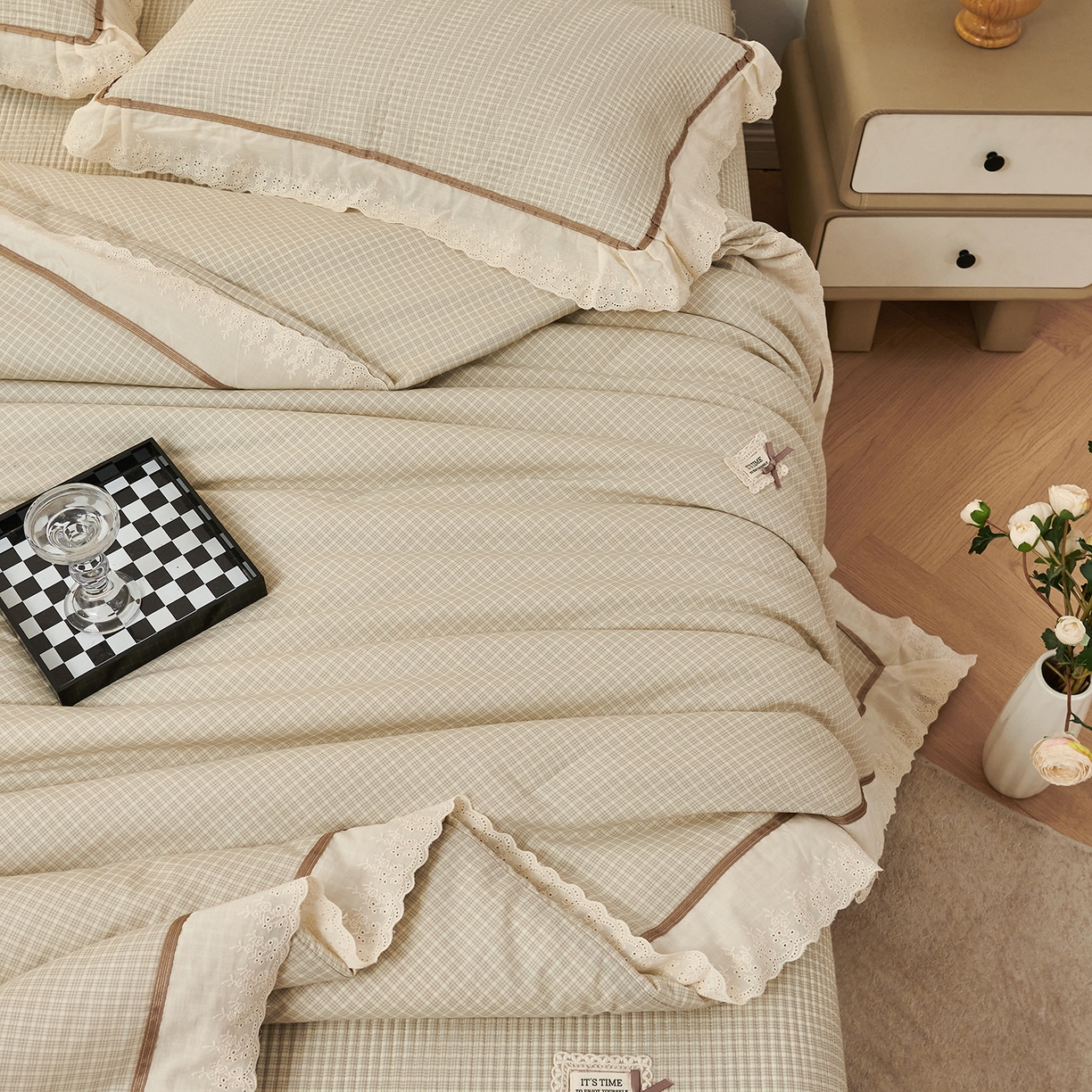 91家纺网 家纺一手货源 找家纺 优希家纺 2025新款米娅千金多功能春秋被四件套 米白色