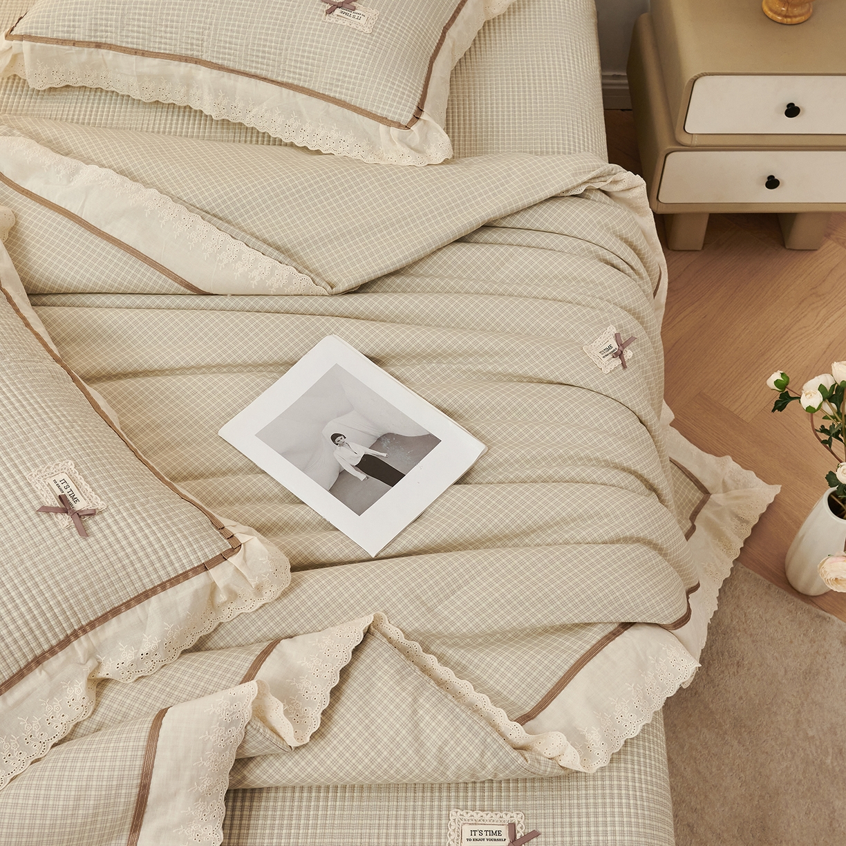 91家纺网 家纺一手货源 找家纺 优希家纺 2025新款米娅千金多功能春秋被四件套 米白色