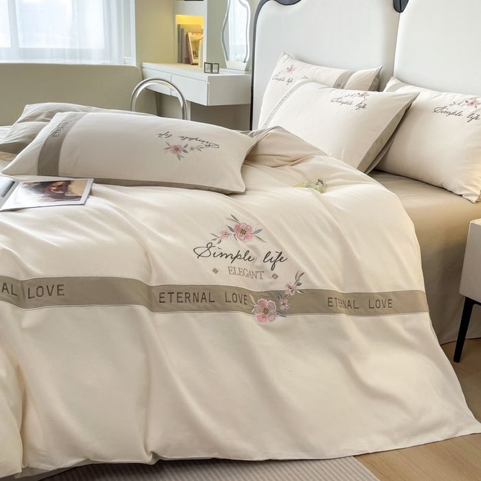 91家纺网 家纺一手货源 找家纺 桃园 新款纯棉全棉长绒棉磨毛不掉毛刺绣四件套高端礼盒-斯嘉丽 斯嘉丽-香槟