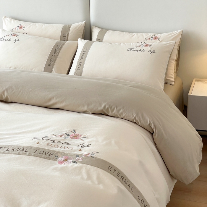 91家纺网 家纺一手货源 找家纺 桃园 新款纯棉全棉长绒棉磨毛不掉毛刺绣四件套高端礼盒-斯嘉丽 斯嘉丽-香槟