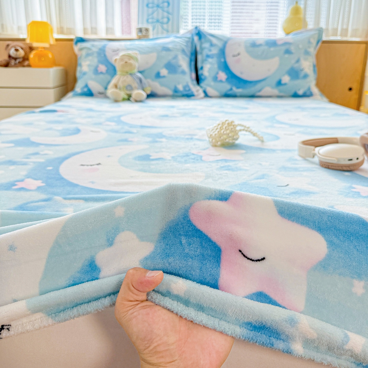 91家纺网 家纺一手货源 找家纺 名兮家居 2025新款高克重印花牛奶绒单床笠床笠单件 星月传奇