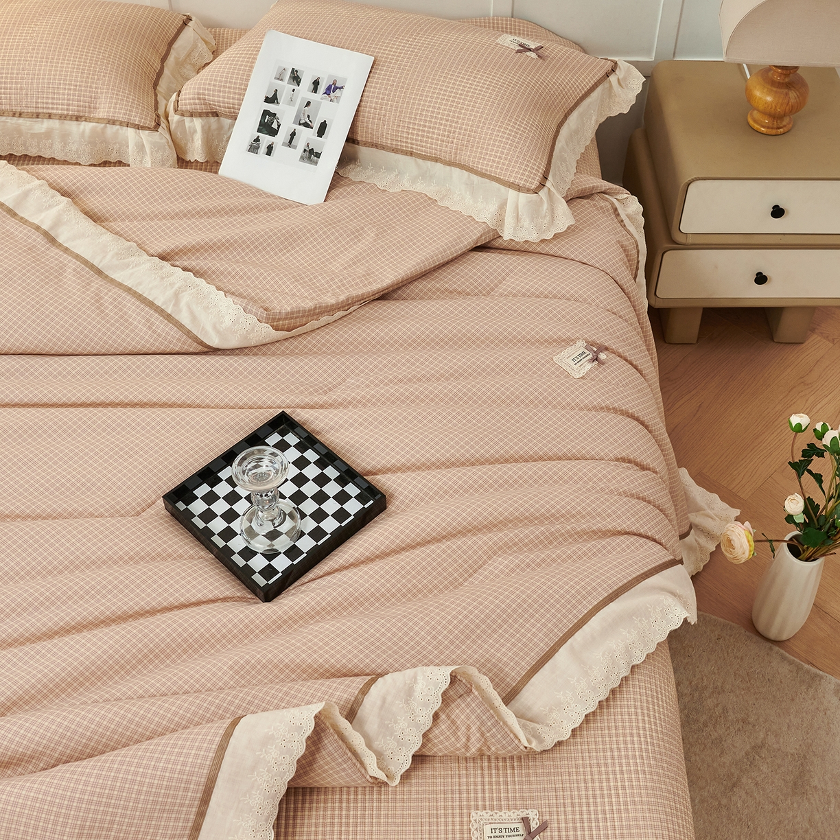 91家纺网 家纺一手货源 找家纺 优希家纺 2025新款米娅千金多功能春秋被四件套 卡其