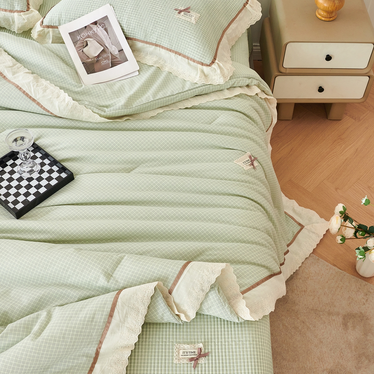 91家纺网 家纺一手货源 找家纺 优希家纺 2025新款米娅千金多功能春秋被四件套 绿色