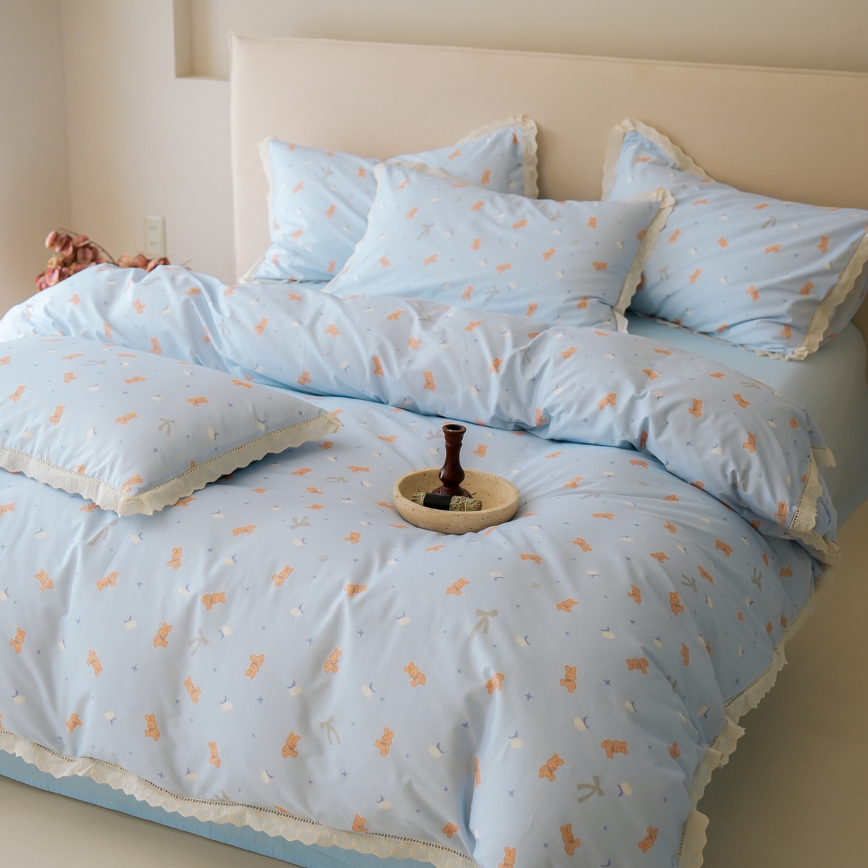 91家纺网 家纺一手货源 找家纺 （总）洺兰家居 2025年小清新全棉13372镂空花边小碎花ins风水洗棉四件套