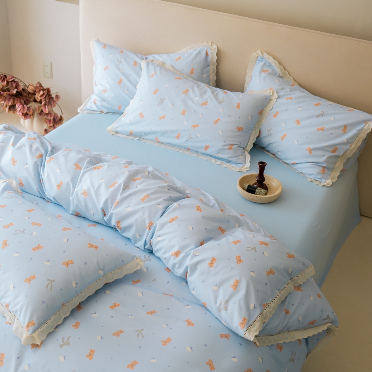 91家纺网 家纺一手货源 找家纺 （总）洺兰家居 2025年小清新全棉13372镂空花边小碎花ins风水洗棉四件套