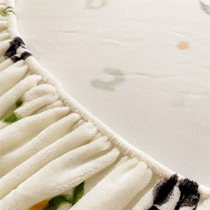 91家纺网 家纺一手货源 找家纺 名兮家居 2025新款高克重印花牛奶绒单床笠床笠单件 字母熊猫