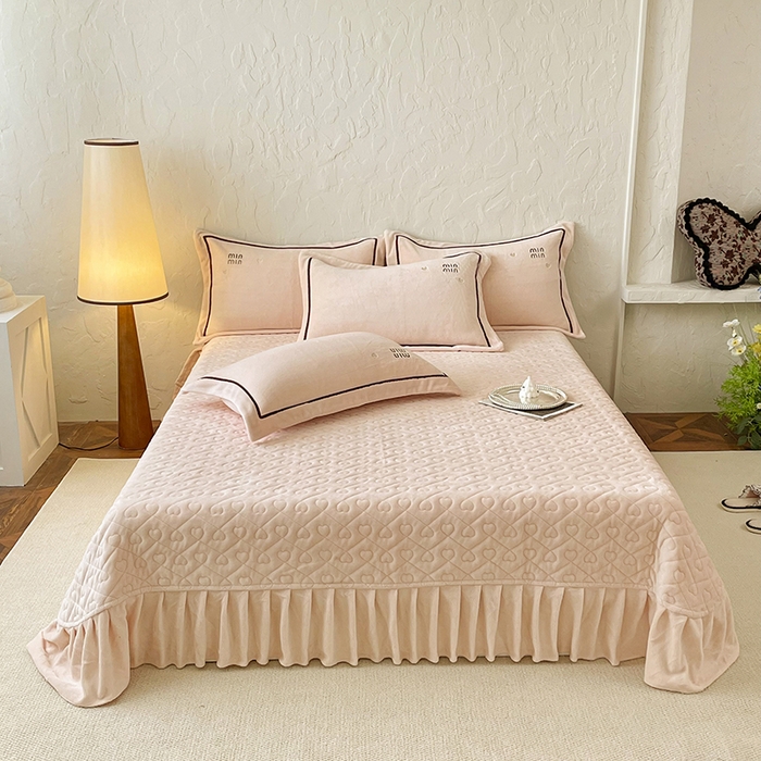 91家纺网 家纺一手货源 找家纺 （总）金绣美居 2025新款加厚牛奶绒韩版床盖款绣花手工花保暖四件套-花弄影