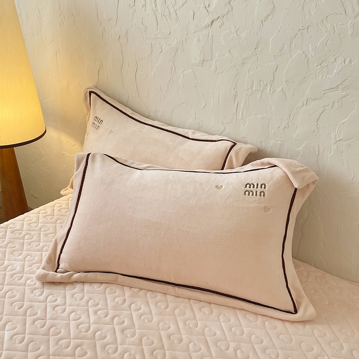 91家纺网 家纺一手货源 找家纺 （总）金绣美居 2025新款加厚牛奶绒韩版床盖款绣花手工花保暖四件套-花弄影