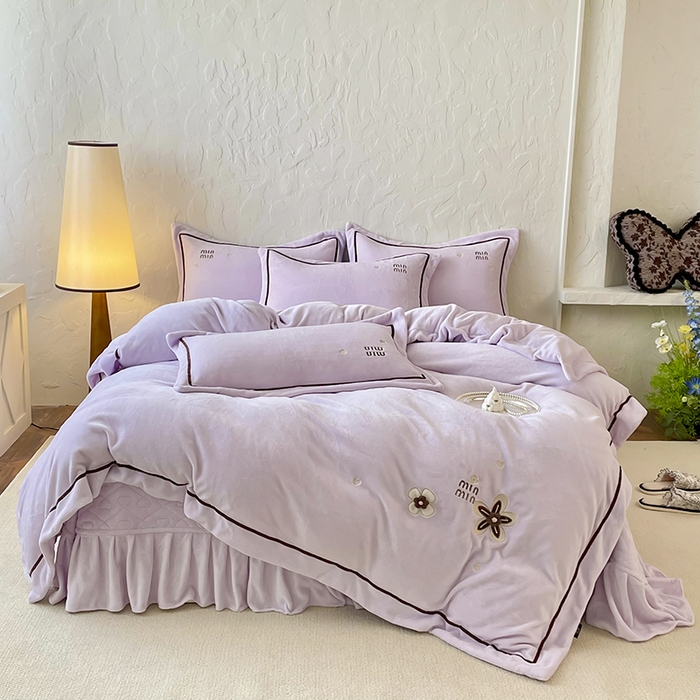 91家纺网 家纺一手货源 找家纺 （总）金绣美居 2025新款加厚牛奶绒韩版床盖款绣花手工花保暖四件套-花弄影