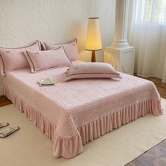 91家纺网 家纺一手货源 找家纺 金绣美居 2025新款加厚牛奶绒韩版床盖款绣花手工花保暖四件套-花弄影 花弄影-牛奶粉