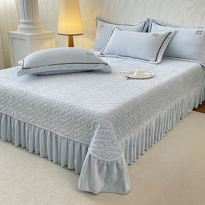 91家纺网 家纺一手货源 找家纺 金绣美居 2025新款加厚牛奶绒韩版床盖款绣花手工花保暖四件套-花弄影 花弄影-浅湖蓝