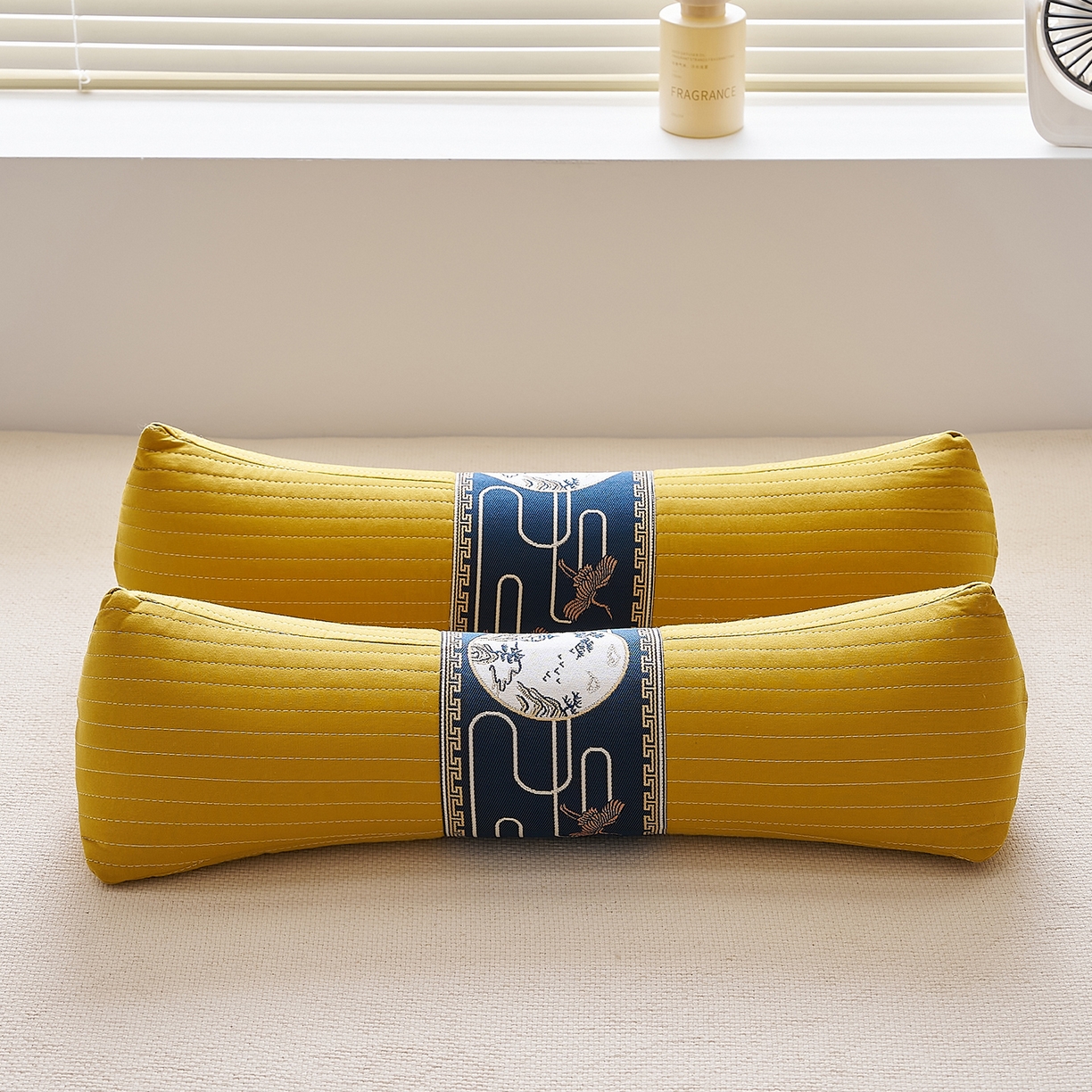 91家纺网 家纺一手货源 找家纺 乐可 2025新款砂洗三角枕 砂洗三角枕;黄