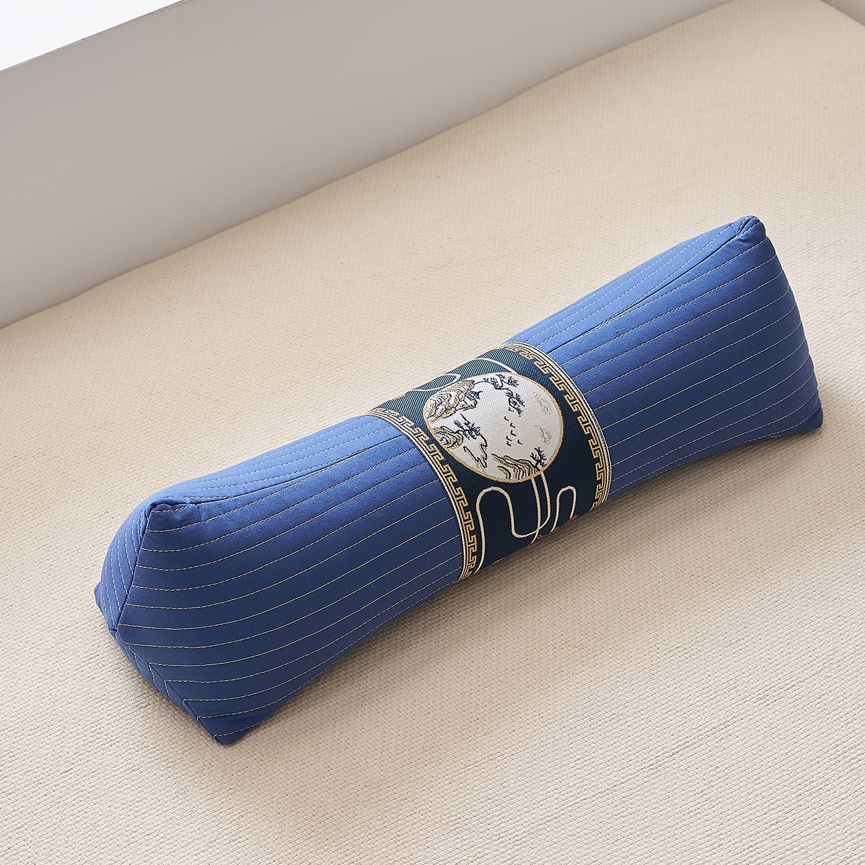 91家纺网 家纺一手货源 找家纺 乐可 2025新款砂洗三角枕 砂洗三角枕;蓝