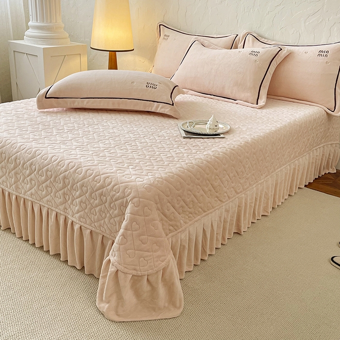 91家纺网 家纺一手货源 找家纺 金绣美居 2025新款加厚牛奶绒韩版床盖款绣花手工花保暖四件套-花弄影 花弄影-奶昔色