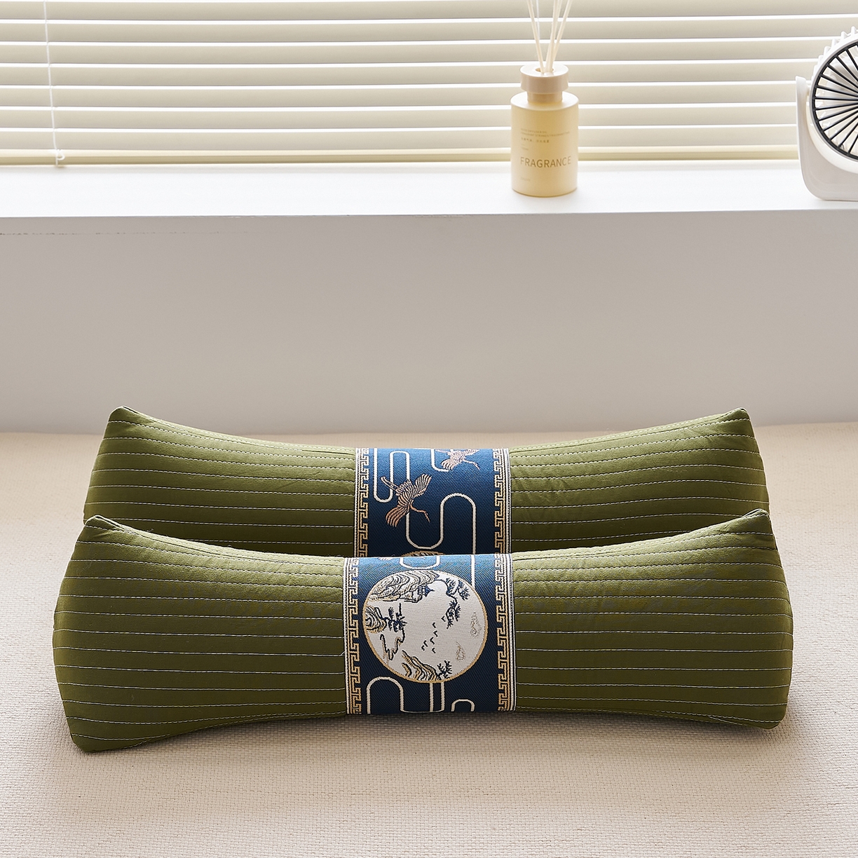 91家纺网 家纺一手货源 找家纺 乐可 2025新款砂洗三角枕 砂洗三角枕;绿