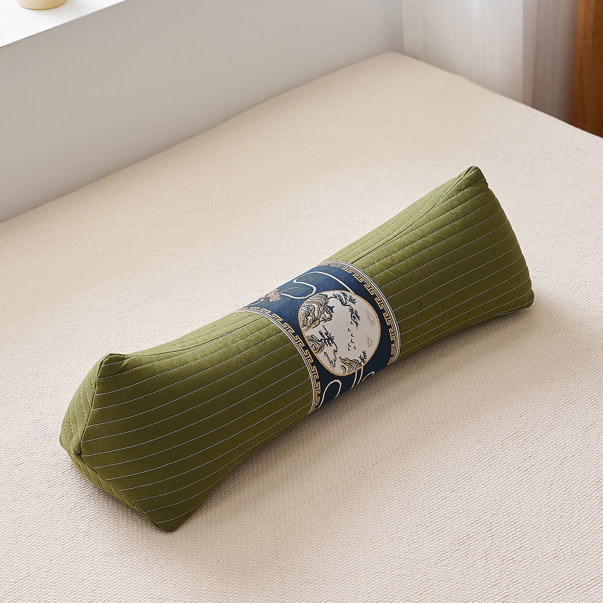 91家纺网 家纺一手货源 找家纺 乐可 2025新款砂洗三角枕 砂洗三角枕;绿