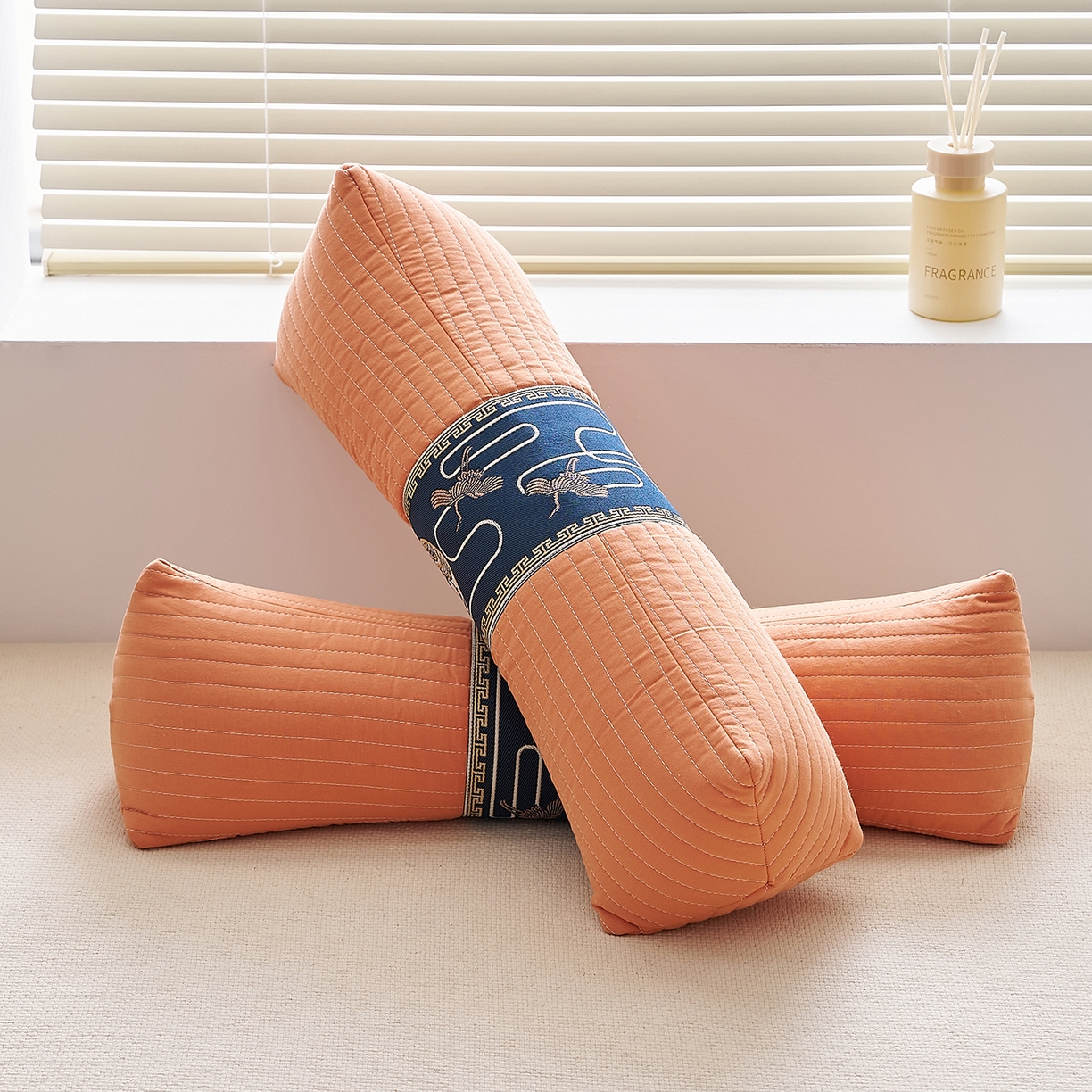 91家纺网 家纺一手货源 找家纺 乐可 2025新款砂洗三角枕 砂洗三角枕;桔