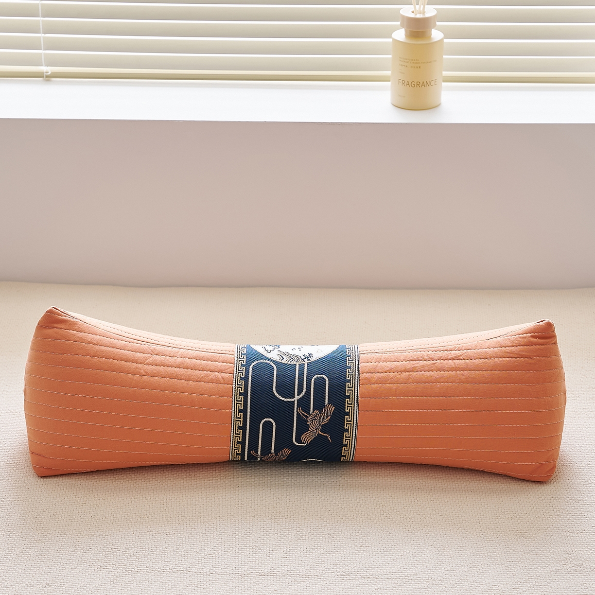 91家纺网 家纺一手货源 找家纺 乐可 2025新款砂洗三角枕 砂洗三角枕;桔