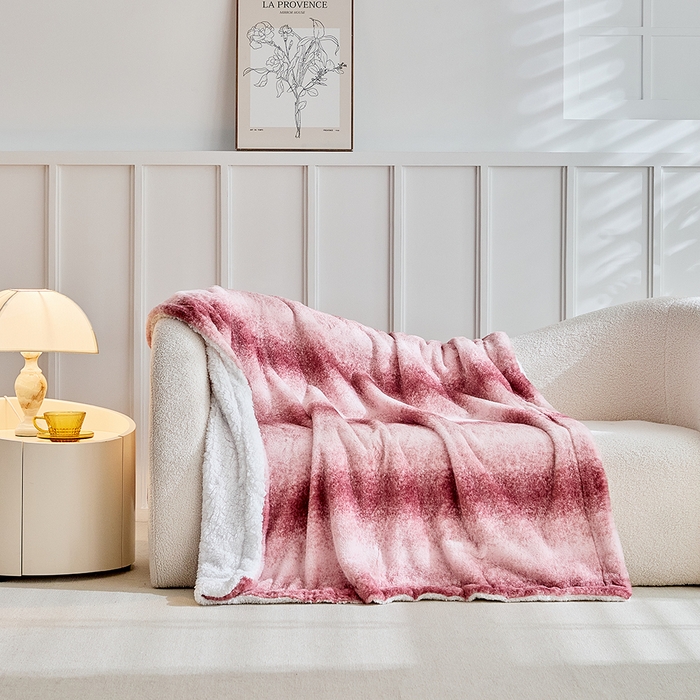 91家纺网 家纺一手货源 找家纺 （总）缘生活 2025新款仿兔毛渐变毛毯 渐变毛毯四季通用盖毯多功能毛毯家居备用毯