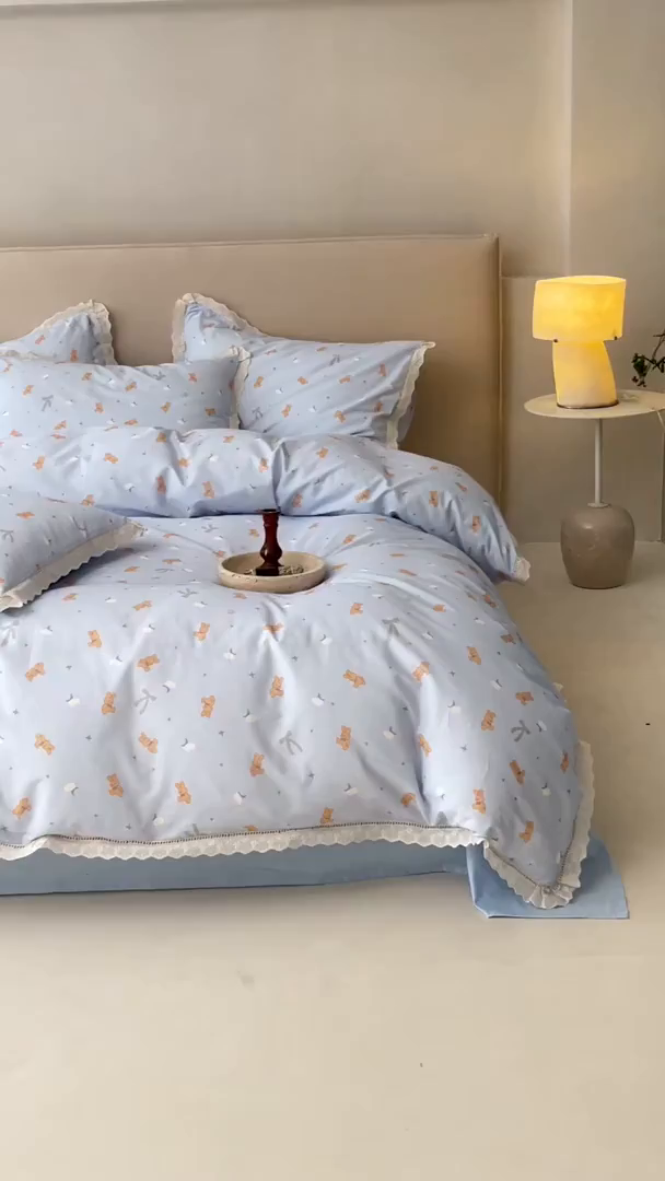 91家纺网 家纺一手货源 找家纺 洺兰家居 2025年小清新全棉13372镂空花边小碎花ins风水洗棉四件套 安妮兔