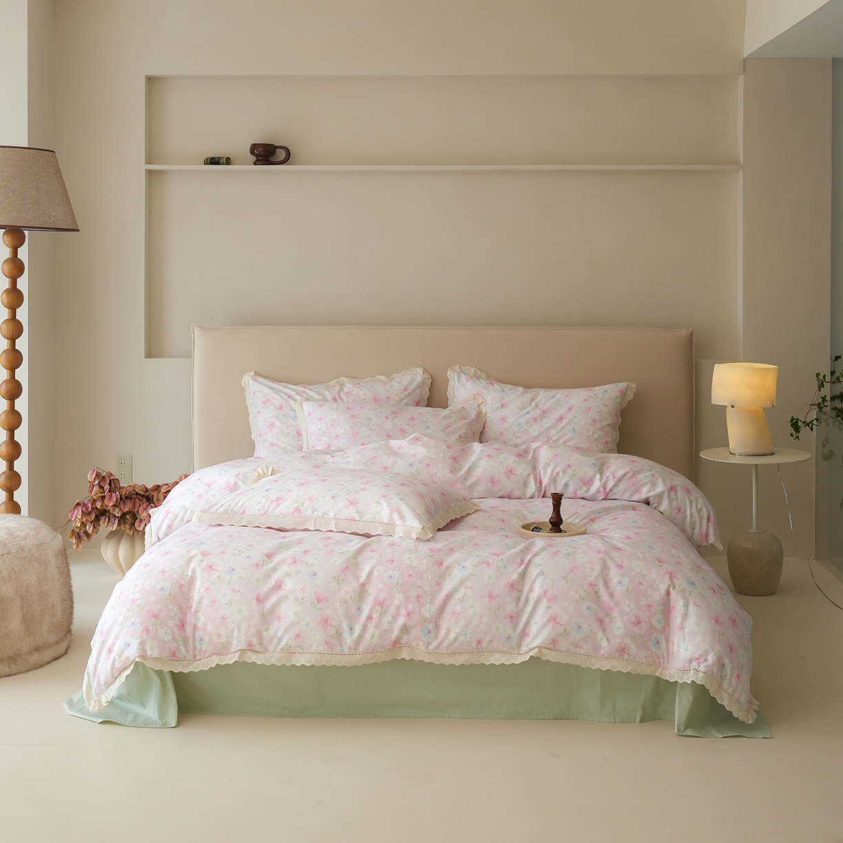 91家纺网 家纺一手货源 找家纺 洺兰家居 2025年小清新全棉13372镂空花边小碎花ins风水洗棉四件套 白露