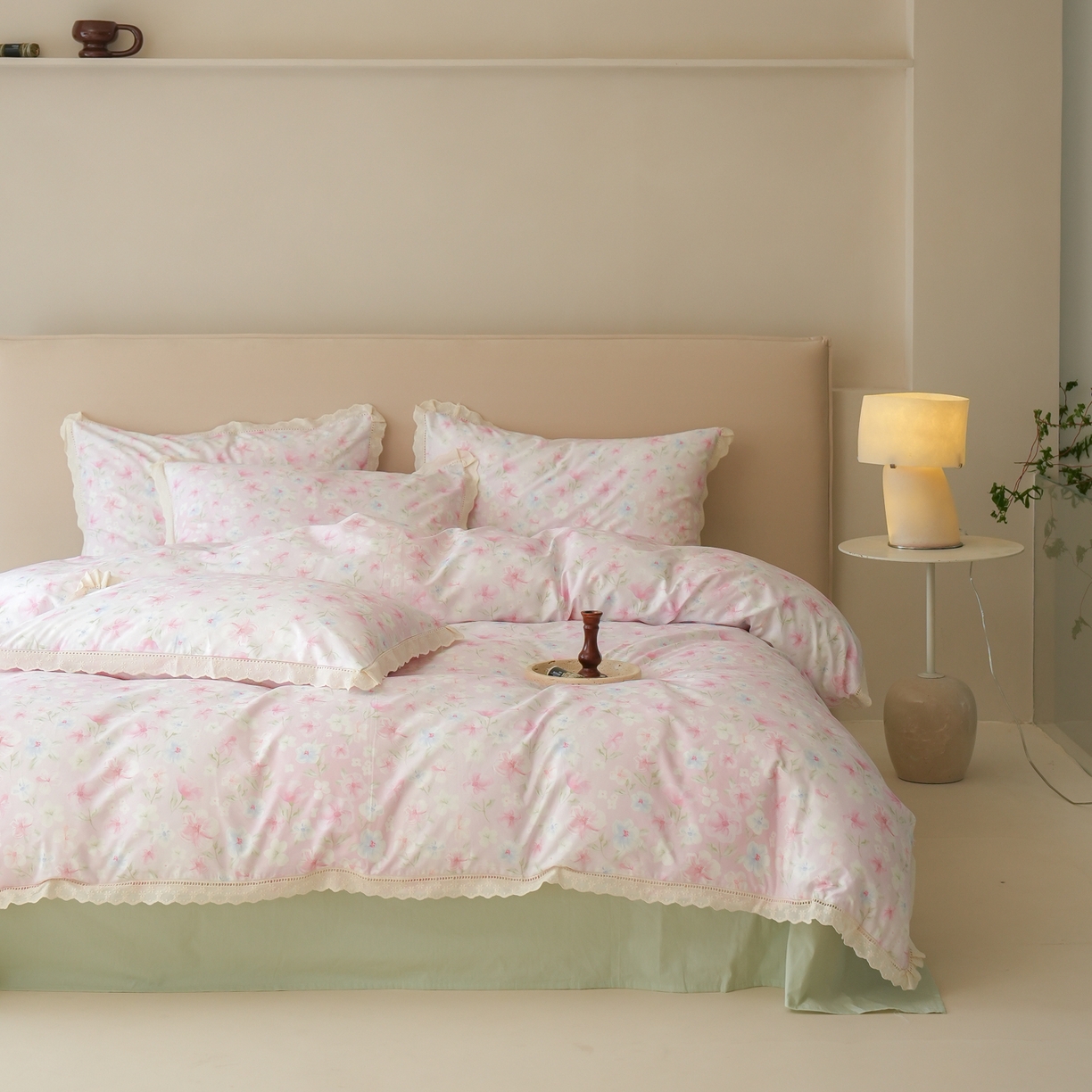 91家纺网 家纺一手货源 找家纺 洺兰家居 2025年小清新全棉13372镂空花边小碎花ins风水洗棉四件套 白露