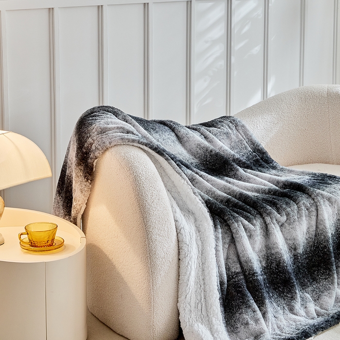 91家纺网 家纺一手货源 找家纺 缘生活 2025新款仿兔毛渐变毛毯 渐变毛毯四季通用盖毯多功能毛毯家居备用毯 渐变毛毯-黑色