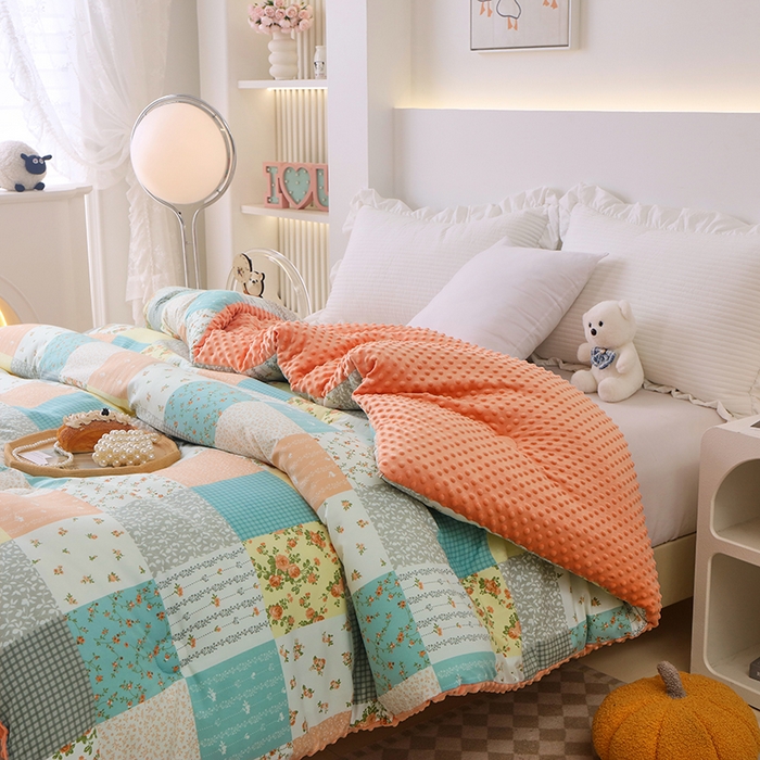 91家纺网 家纺一手货源 找家纺 乐沐 2025新款A类水洗棉双层纱豆豆绒被芯 卡西欧