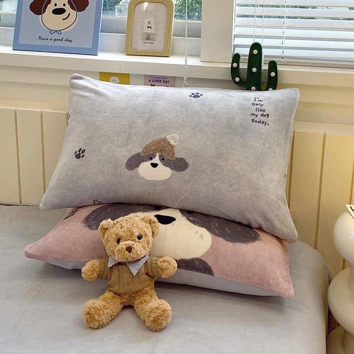 91家纺网 家纺一手货源 找家纺 （总）葡萄家 2025新款高克重印花牛奶绒四件套萌系卡通