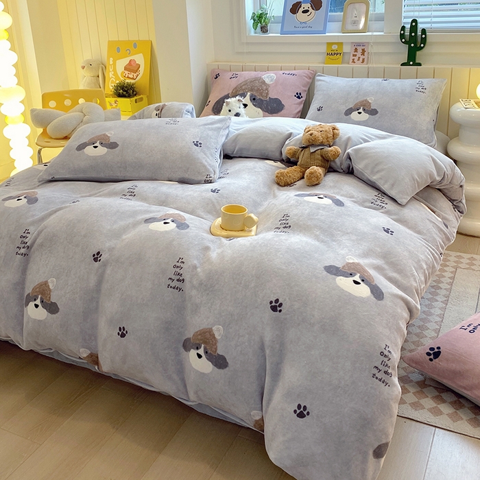 91家纺网 家纺一手货源 找家纺 （总）葡萄家 2025新款高克重印花牛奶绒四件套萌系卡通