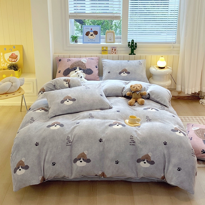 91家纺网 家纺一手货源 找家纺 （总）葡萄家 2025新款高克重印花牛奶绒四件套萌系卡通