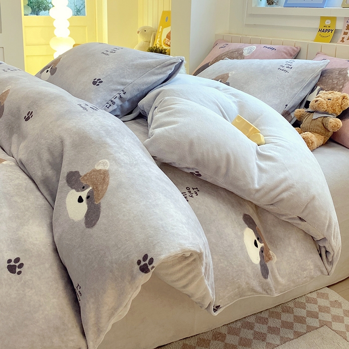 91家纺网 家纺一手货源 找家纺 （总）葡萄家 2025新款高克重印花牛奶绒四件套萌系卡通