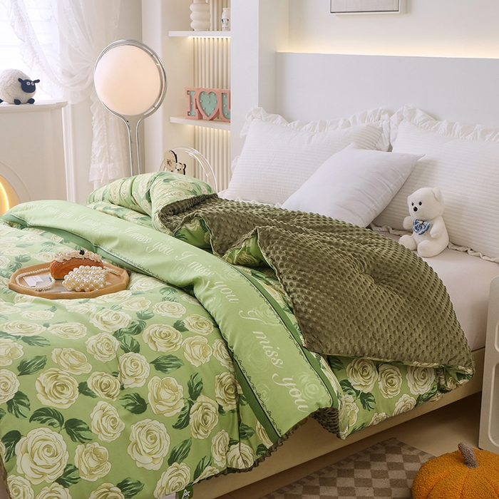 91家纺网 家纺一手货源 找家纺 乐沐 2025新款A类水洗棉双层纱豆豆绒被芯 迷恋