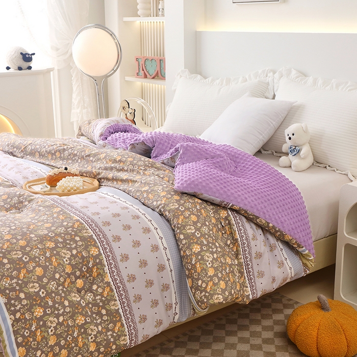 91家纺网 家纺一手货源 找家纺 乐沐 2025新款A类水洗棉双层纱豆豆绒被芯 蜜雪儿