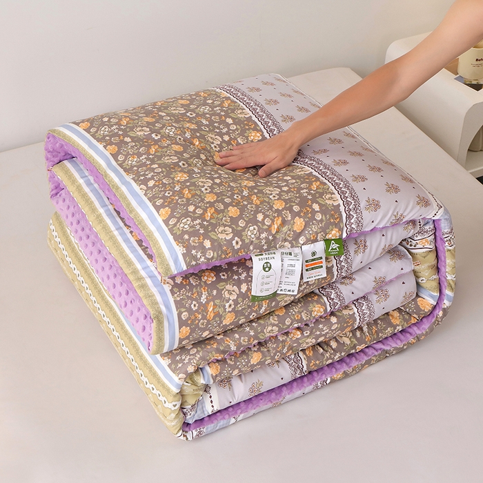 91家纺网 家纺一手货源 找家纺 乐沐 2025新款A类水洗棉双层纱豆豆绒被芯 蜜雪儿