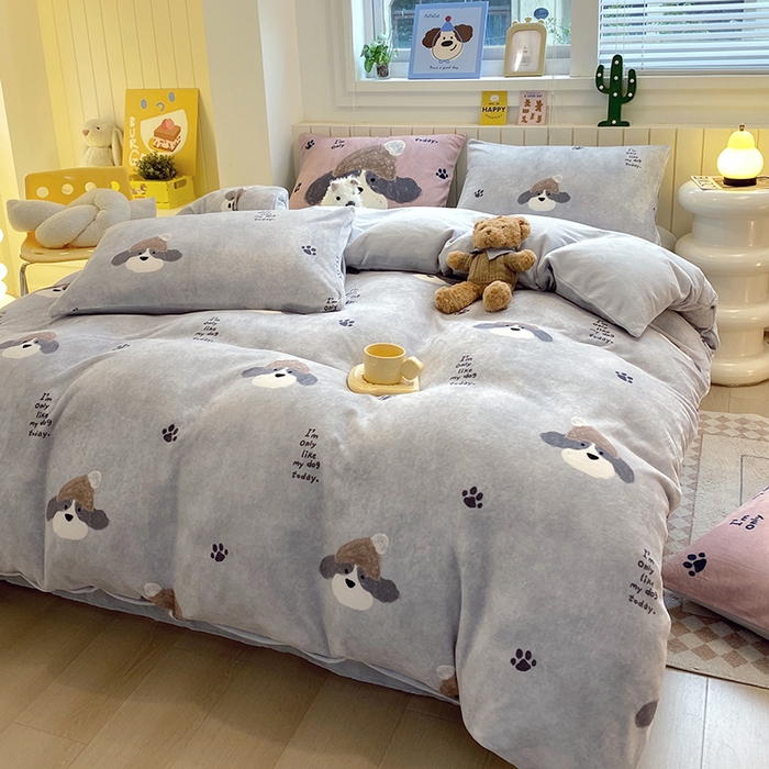 91家纺网 家纺一手货源 找家纺 （总）葡萄家 2025新款高克重印花牛奶绒四件套萌系卡通