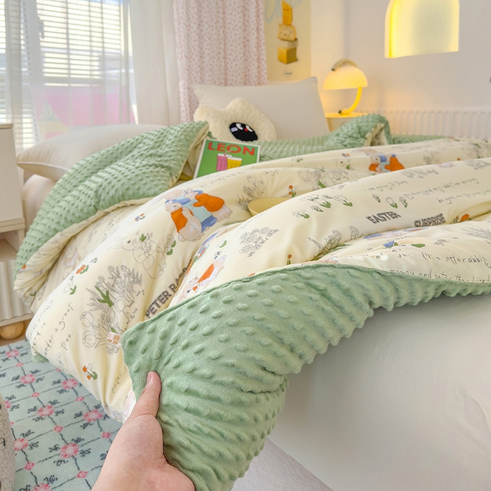 91家纺网 家纺一手货源 找家纺 乐沐 2025新款A类水洗棉双层纱豆豆绒被芯 小兔花园