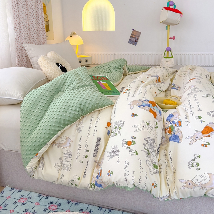 91家纺网 家纺一手货源 找家纺 乐沐 2025新款A类水洗棉双层纱豆豆绒被芯 小兔花园