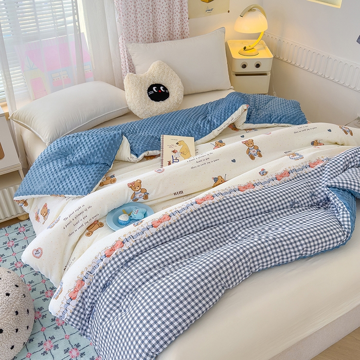 91家纺网 家纺一手货源 找家纺 乐沐 2025新款A类水洗棉双层纱豆豆绒被芯 熊趣时光