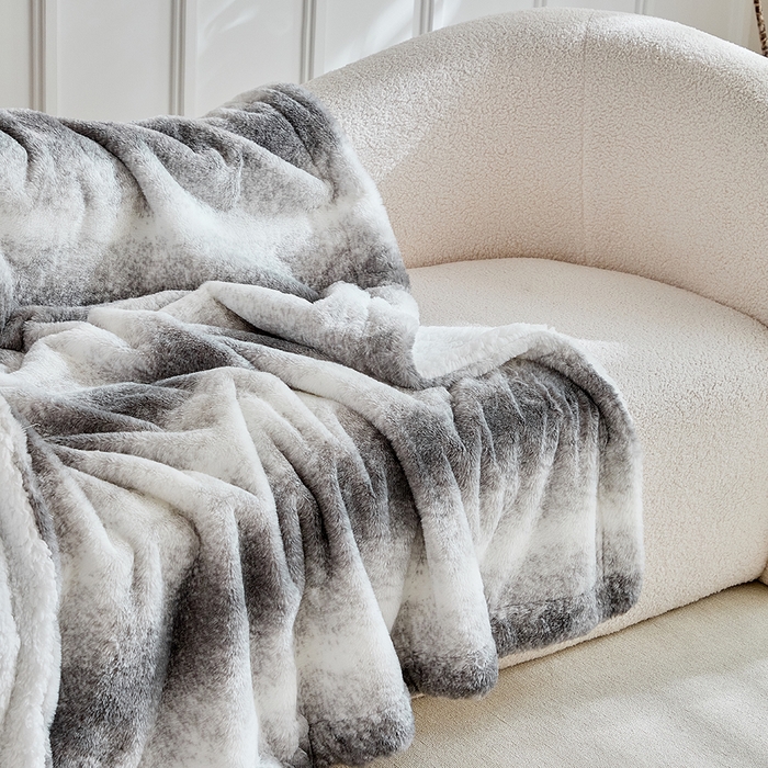 91家纺网 家纺一手货源 找家纺 缘生活 2025新款仿兔毛渐变毛毯 渐变毛毯四季通用盖毯多功能毛毯家居备用毯 渐变毛毯-灰色