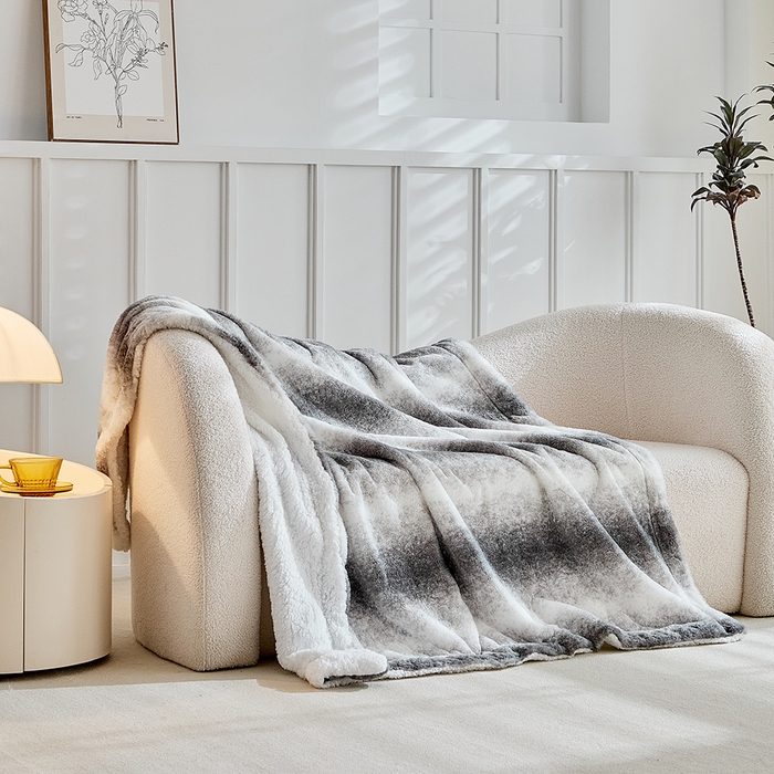 91家纺网 家纺一手货源 找家纺 缘生活 2025新款仿兔毛渐变毛毯 渐变毛毯四季通用盖毯多功能毛毯家居备用毯 渐变毛毯-灰色